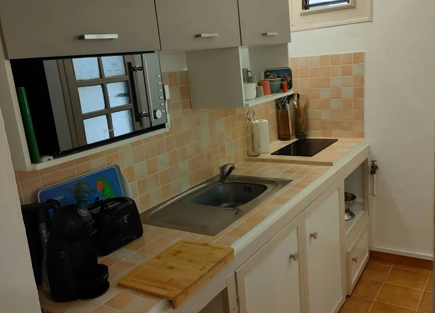 Anoli Studio Location 莱特鲁瓦西莱